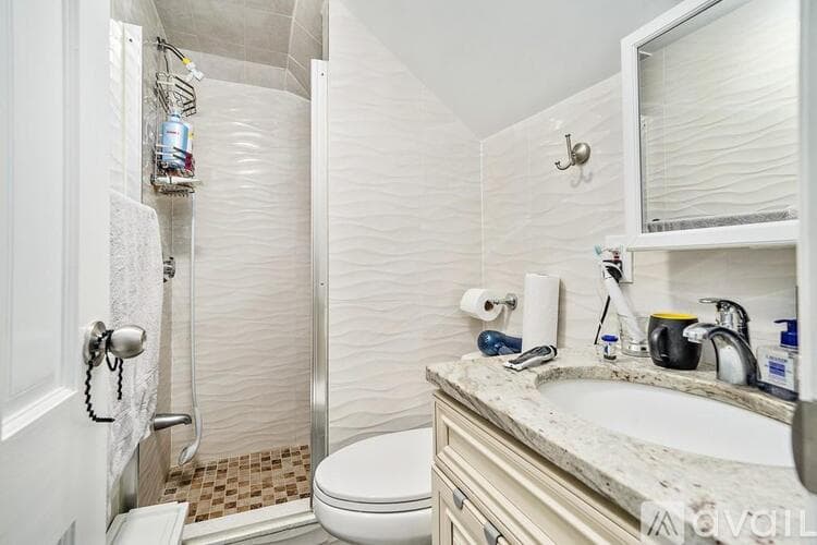 Quincy Apartment: 72 Standish Ave