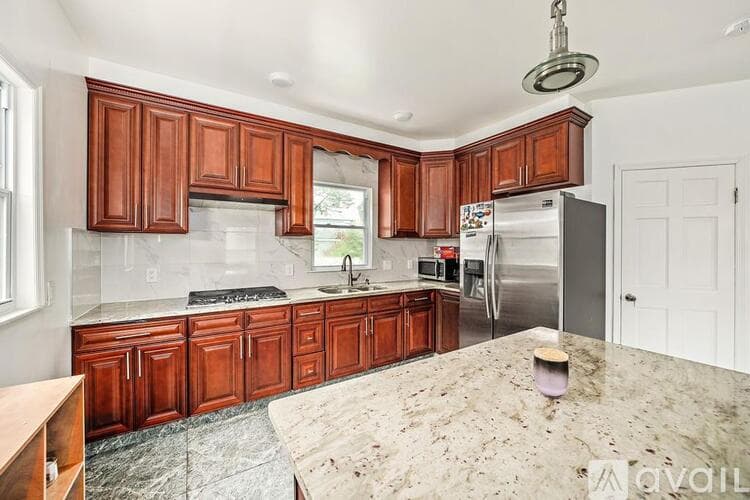 Quincy Apartment: 72 Standish Ave