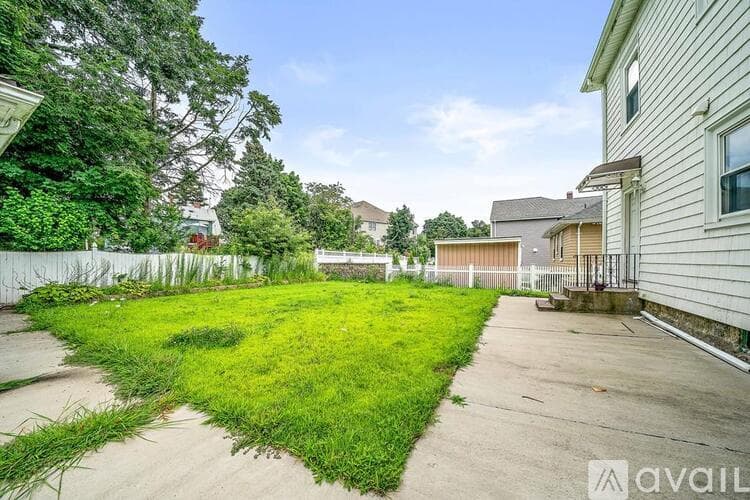 Quincy Apartment: 72 Standish Ave