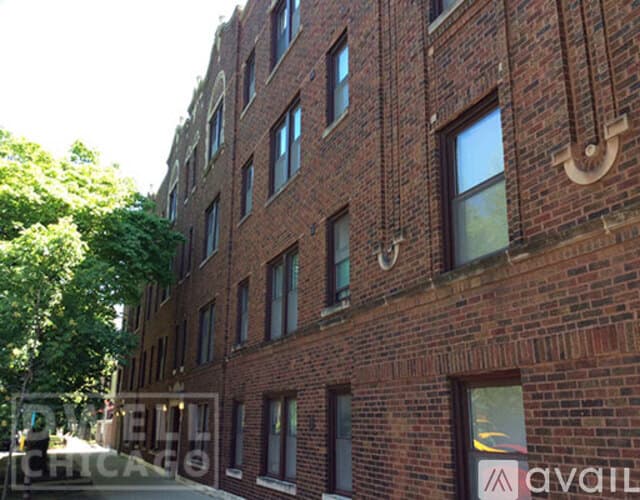 Chicago Apartment: 3323 N Lakewood Ave