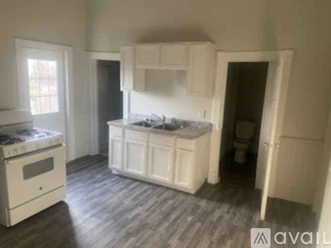 Springfield House: 804 S 13 Th St