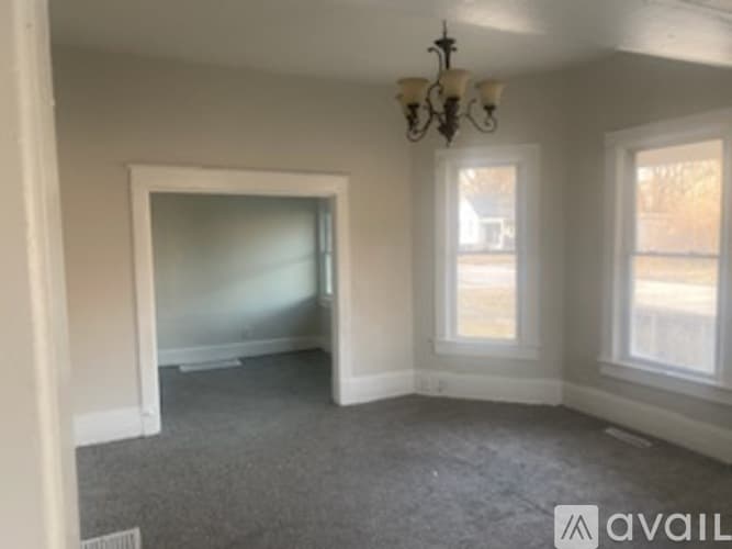 Springfield House: 804 S 13 Th St