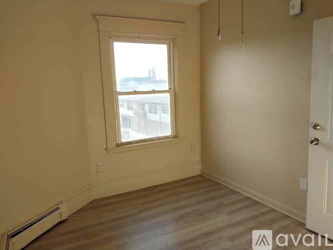 New Bedford Apartment: 116 County St