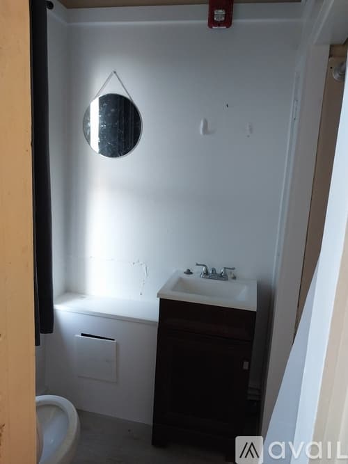 New Bedford Apartment: 116 County St