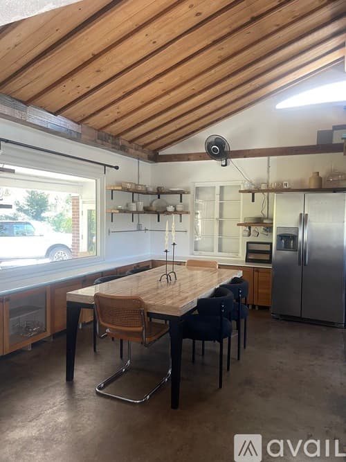 Tampa House: 411 West Flora Street