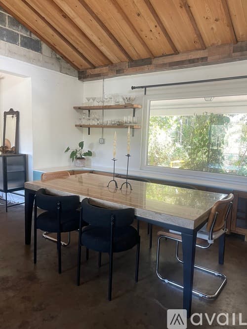 Tampa House: 411 West Flora Street
