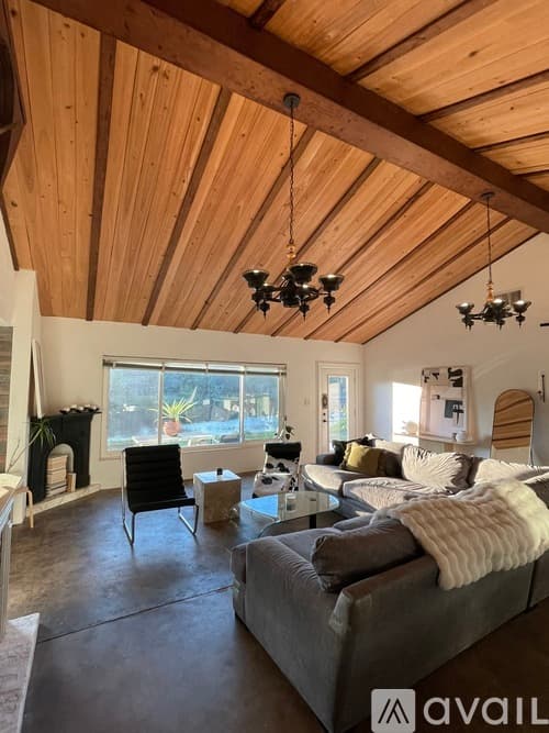 Tampa House: 411 West Flora Street