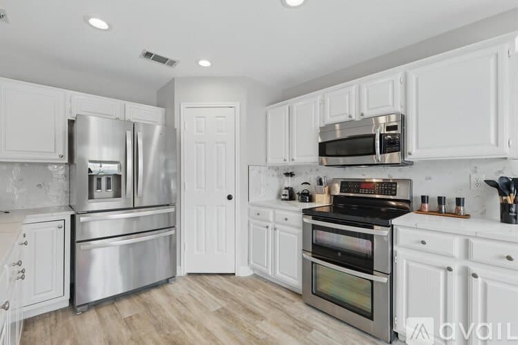 Flower Mound House: 2825 Waverly Rd