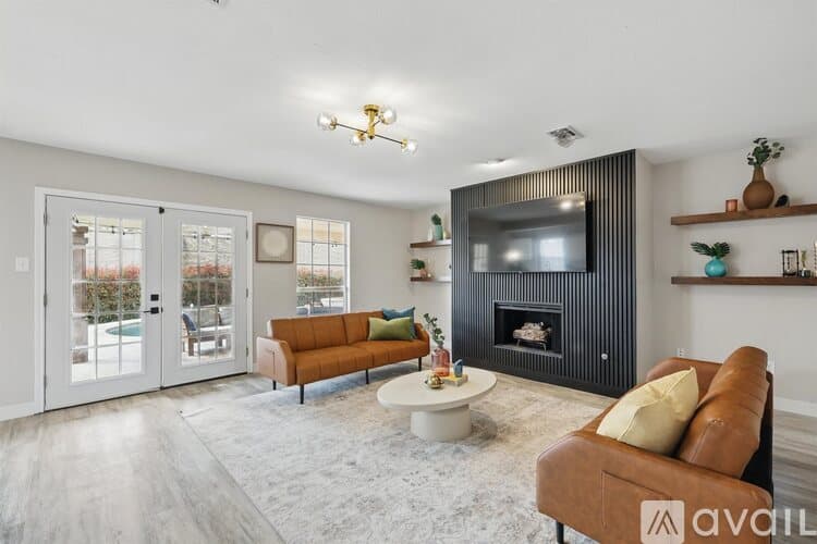 Flower Mound House: 2825 Waverly Rd