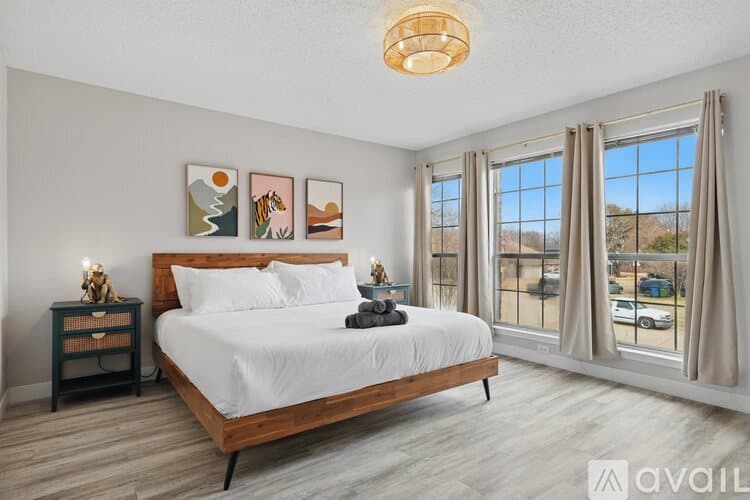 Flower Mound House: 2825 Waverly Rd