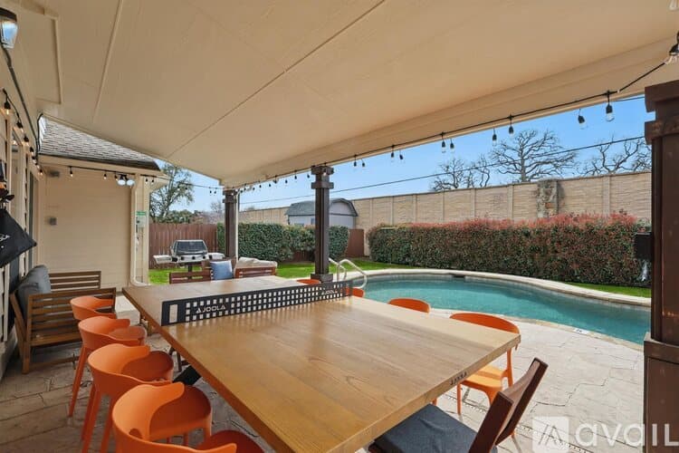 Flower Mound House: 2825 Waverly Rd