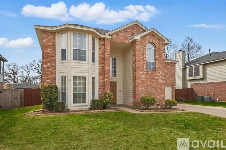 Flower Mound House: 2825 Waverly Rd