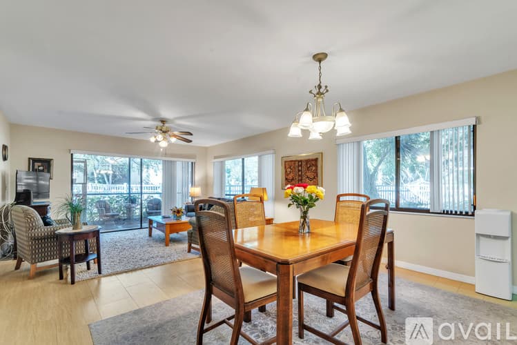 Largo Condo: 700 Starkey Road