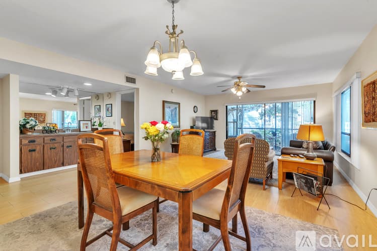 Largo Condo: 700 Starkey Road