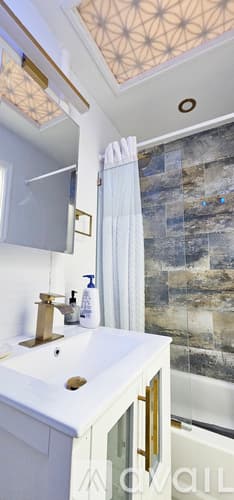 Brooklyn Apartment: 70 Weirfield St