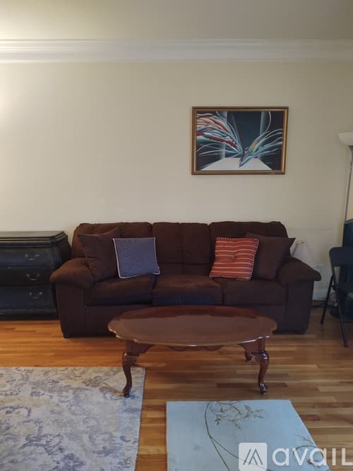 Ridgefield House: 34 Mallory Hill Road