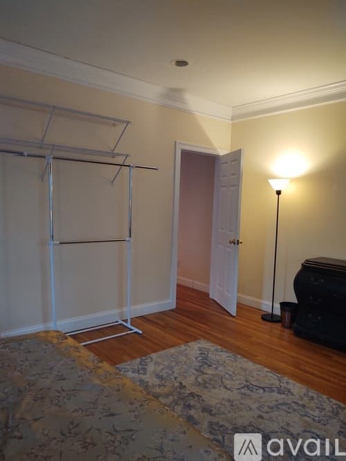 Ridgefield House: 34 Mallory Hill Road
