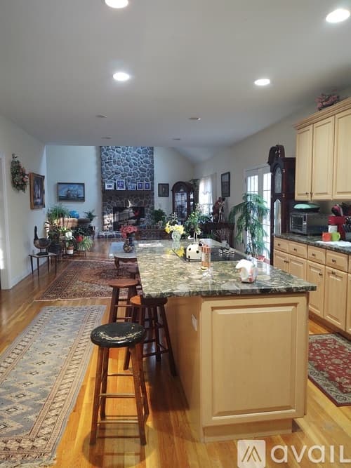 Ridgefield House: 34 Mallory Hill Road