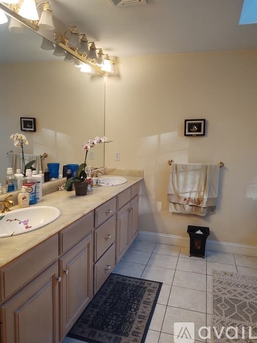 Ridgefield House: 34 Mallory Hill Road