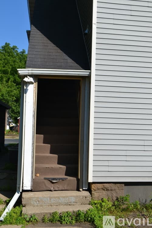Mankato Apartment: 604 N 2nd St