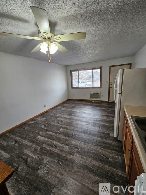 La Crosse Apartment: 2222 32nd St S