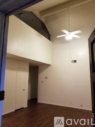 Live Oak Townhome: 7235 Rimwood St
