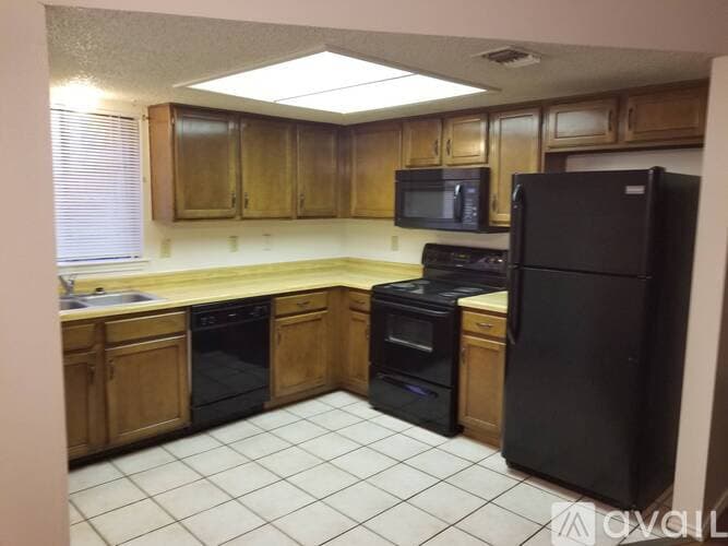 Live Oak Townhome: 7235 Rimwood St