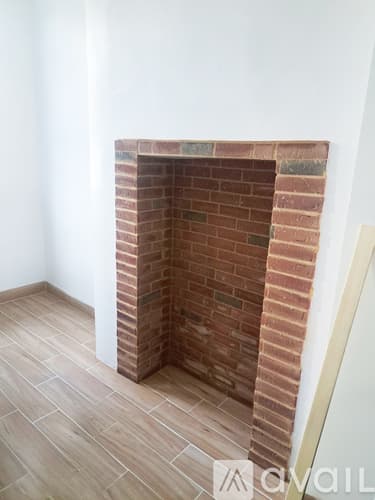 Brooklyn Apartment: 70 Weirfield St