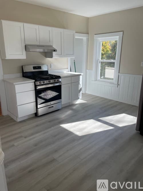 Brockton Apartment: 44 E Main St