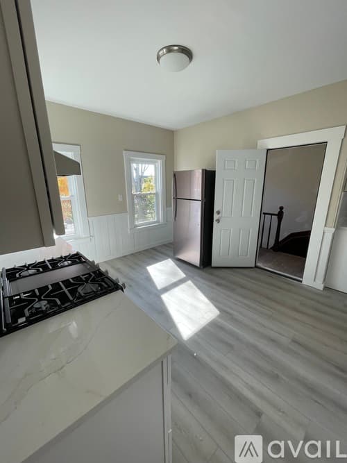 Brockton Apartment: 44 E Main St