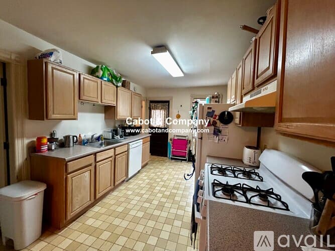 Boston Apartment: 8 Mead St