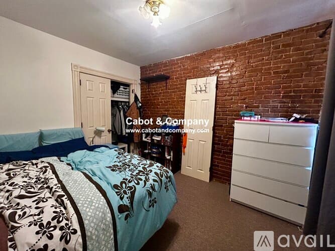 Boston Apartment: 8 Mead St