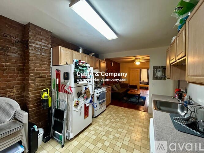 Boston Apartment: 8 Mead St