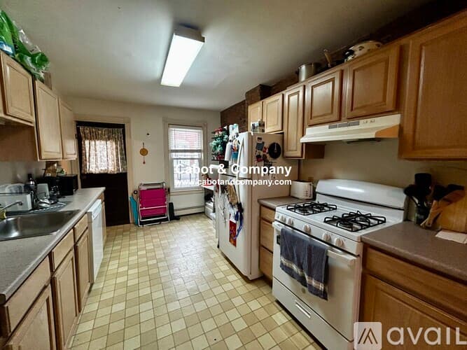 Boston Apartment: 8 Mead St