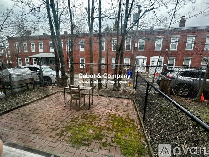 Boston Apartment: 8 Mead St