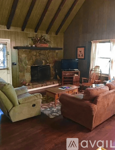 Dillard House: 211 Chalet Village Dr