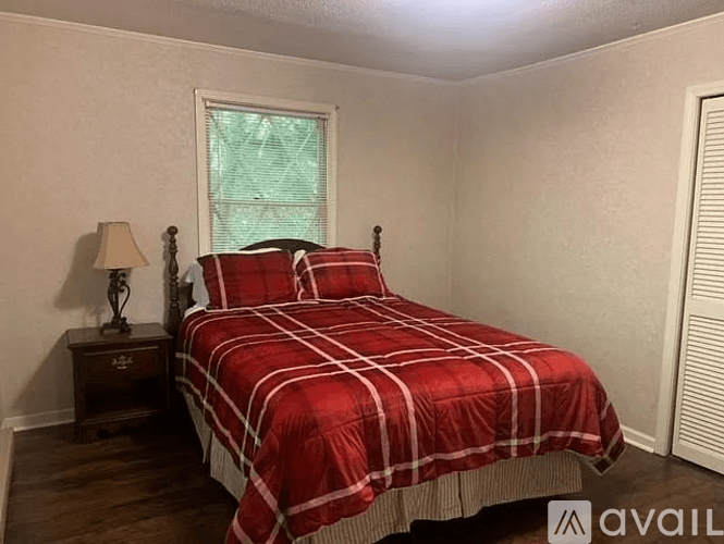 Dillard House: 211 Chalet Village Dr