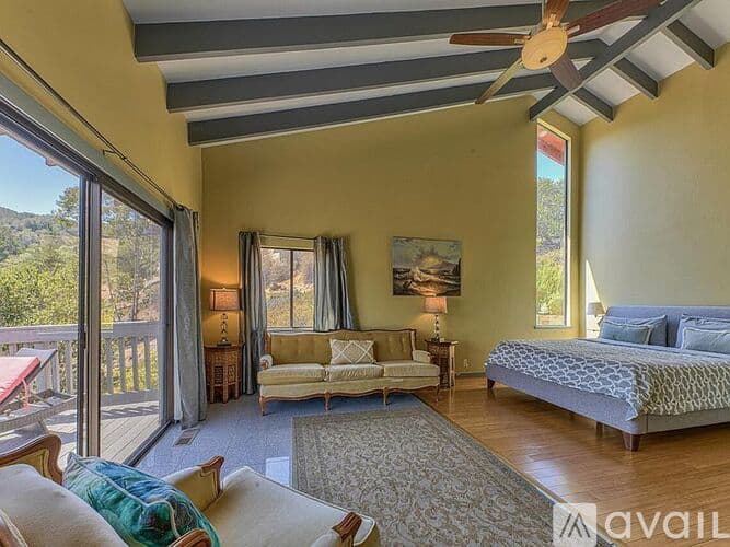 Salinas House: 24345 Paseo Privado