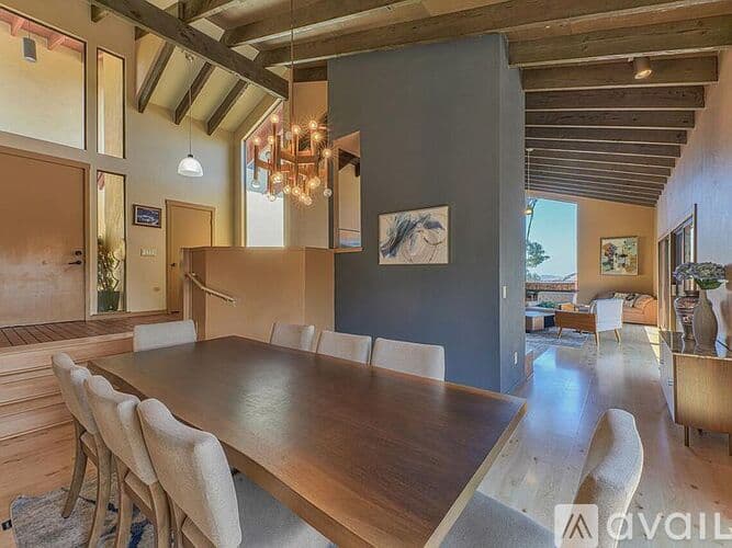 Salinas House: 24345 Paseo Privado