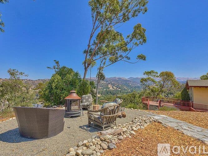 Salinas House: 24345 Paseo Privado