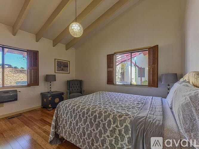 Salinas House: 24345 Paseo Privado