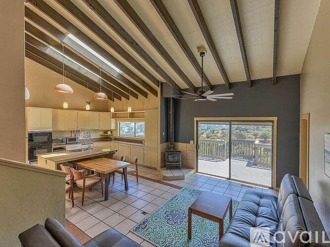 Salinas House: 24345 Paseo Privado