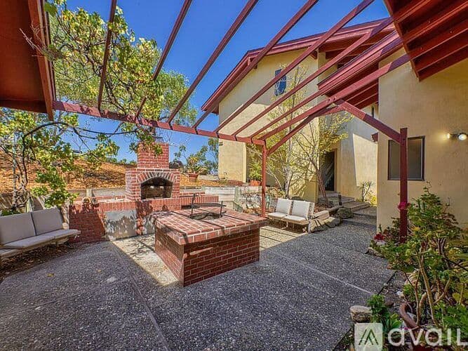 Salinas House: 24345 Paseo Privado