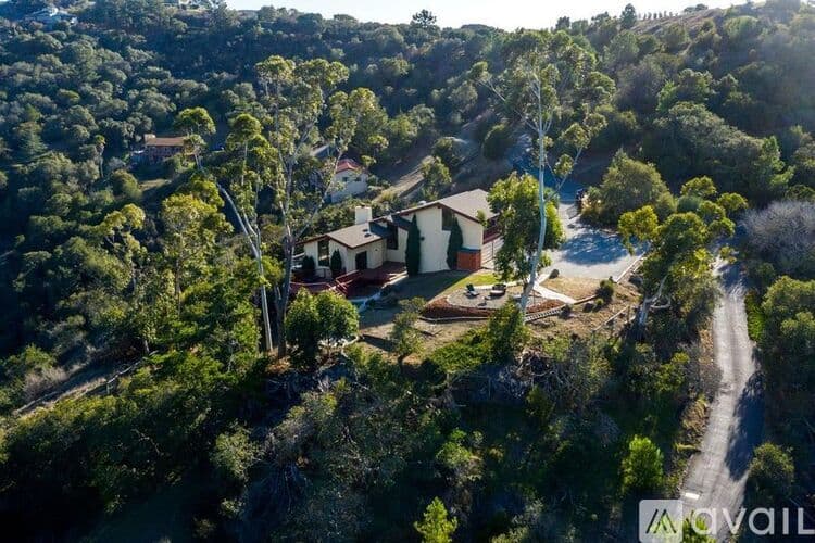 Salinas House: 24345 Paseo Privado