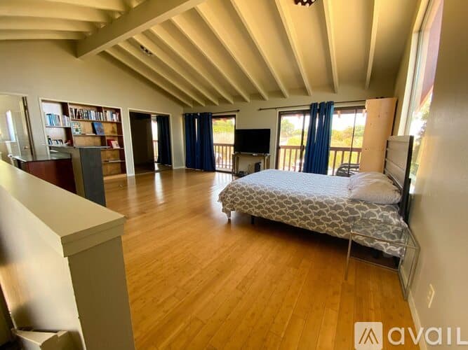 Salinas House: 24345 Paseo Privado