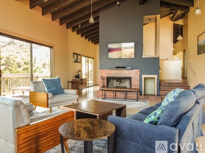 Salinas House: 24345 Paseo Privado