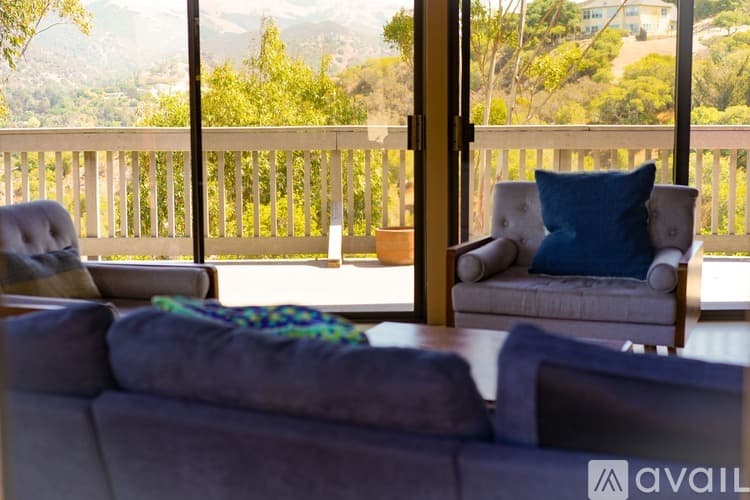 Salinas House: 24345 Paseo Privado