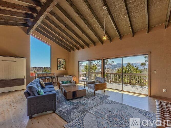 Salinas House: 24345 Paseo Privado