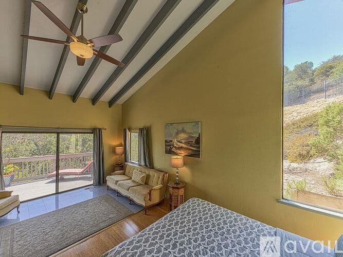 Salinas House: 24345 Paseo Privado