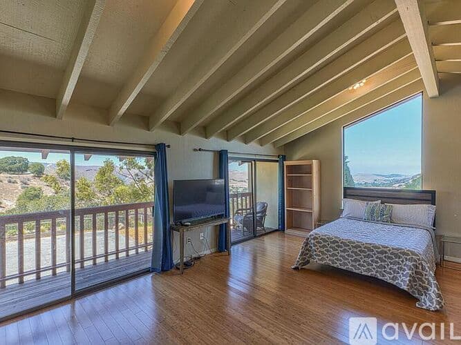 Salinas House: 24345 Paseo Privado